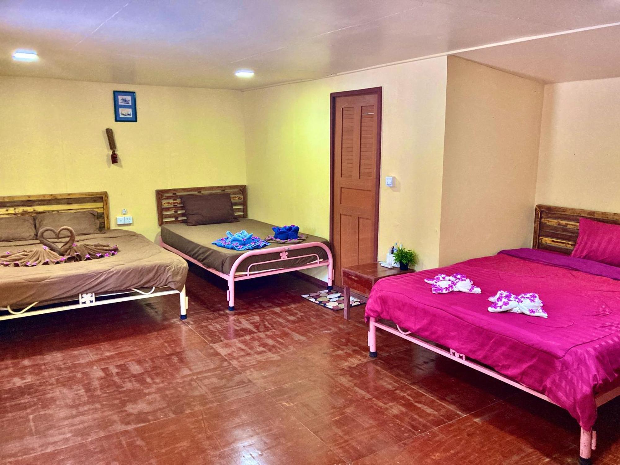 Lucky Sun Saracen Bay Hostel Koh Rong Sanloem Bilik gambar